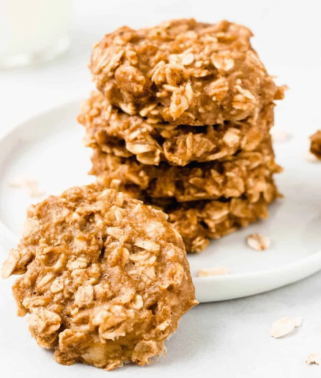 Healthy oatmeal cookies for toddlers - a nutritious breakfast treat.