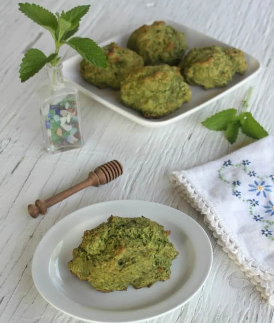 Fresh lemon balm leaves with tips on 30+ ways to use them