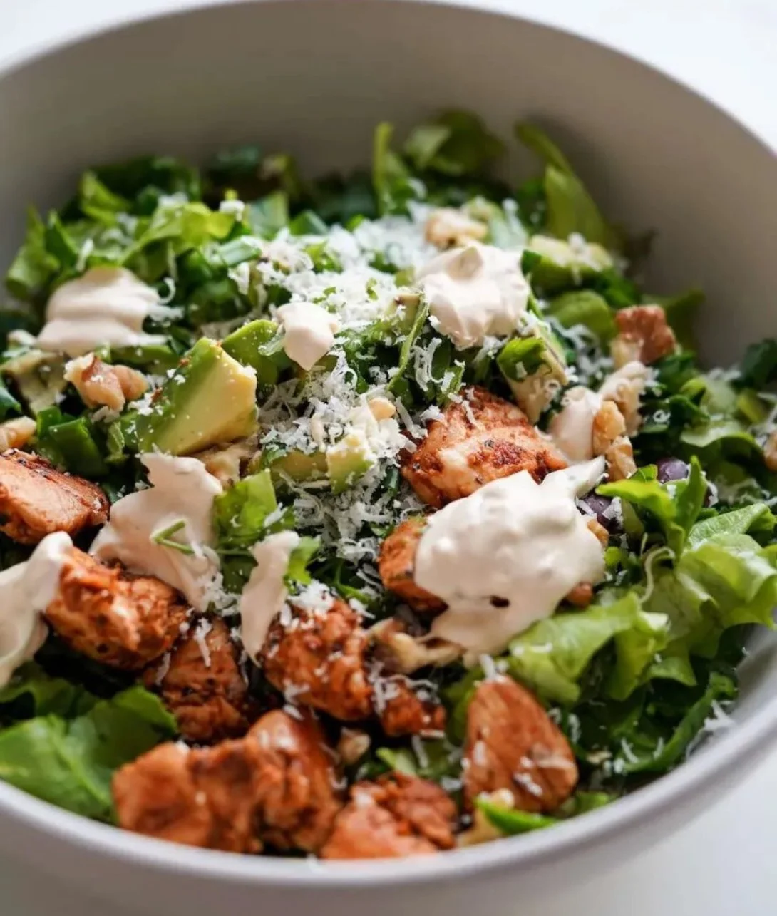 Low-carb chicken salad with high protein and fiber ingredients in a bowl