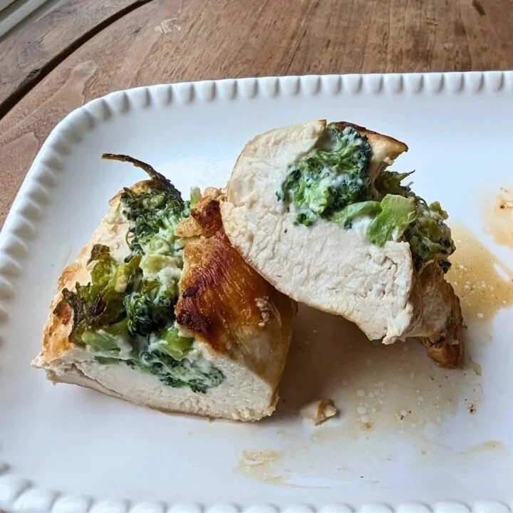 Broccoli and cream cheese stuffed chicken breasts ready to serve
