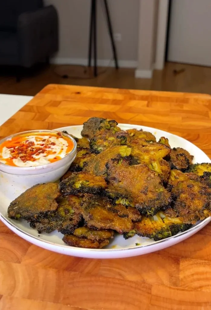 Crispy smashed broccoli chips for a healthy snack option